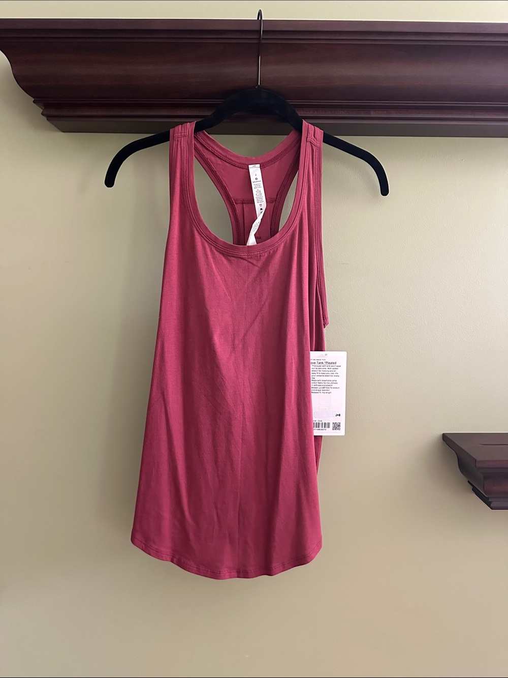 Lululemon love tank pleated size 2 Chianti